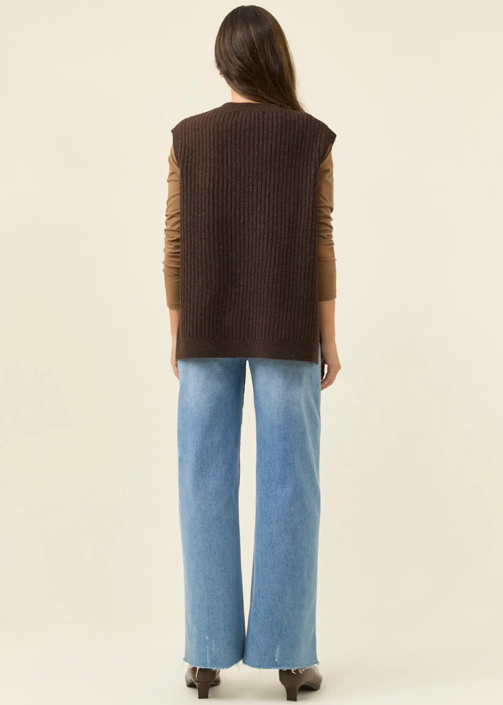 Isle of Mine Miru Crew Knit Vest - Chocolate