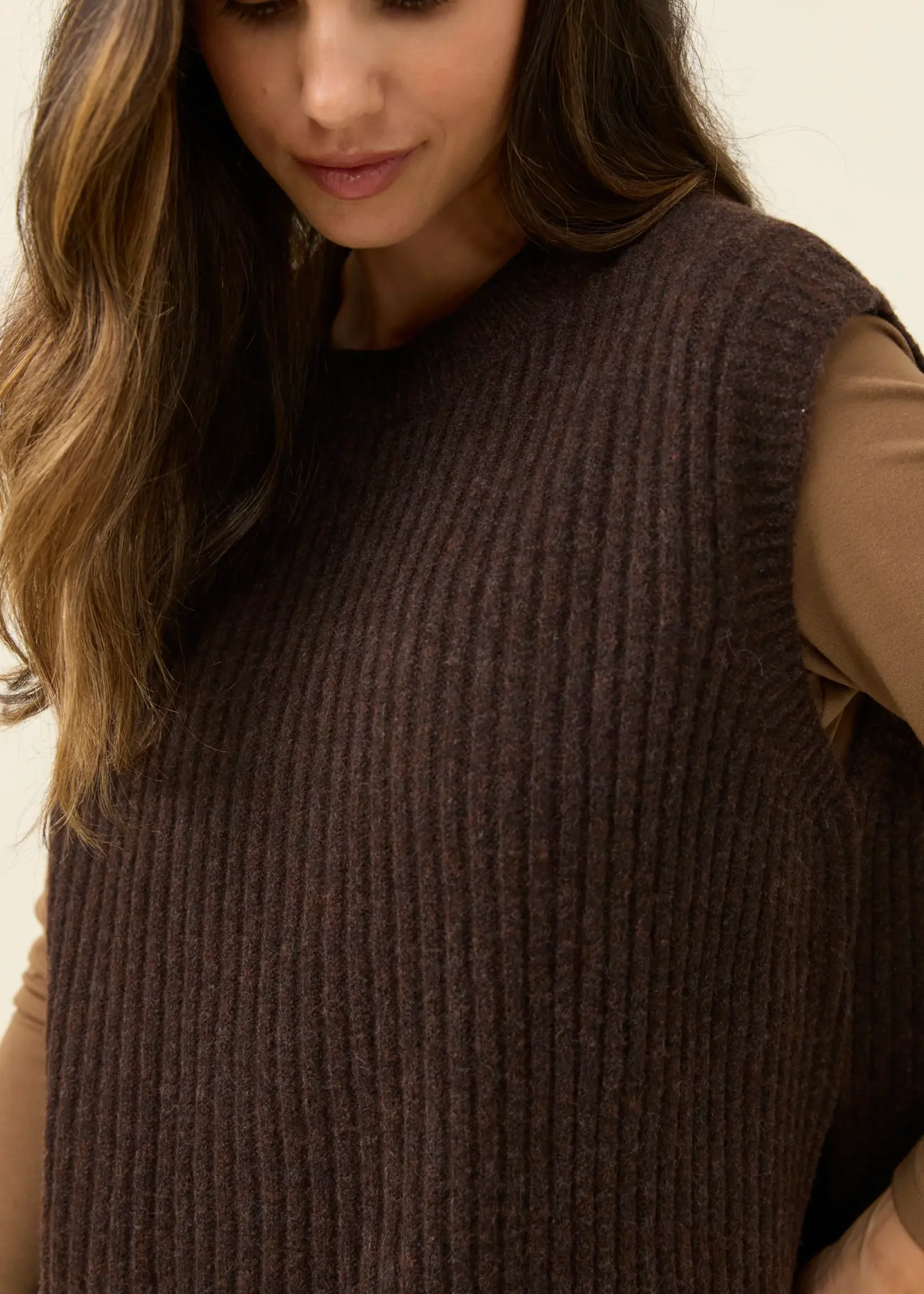 Isle of Mine Miru Crew Knit Vest - Chocolate