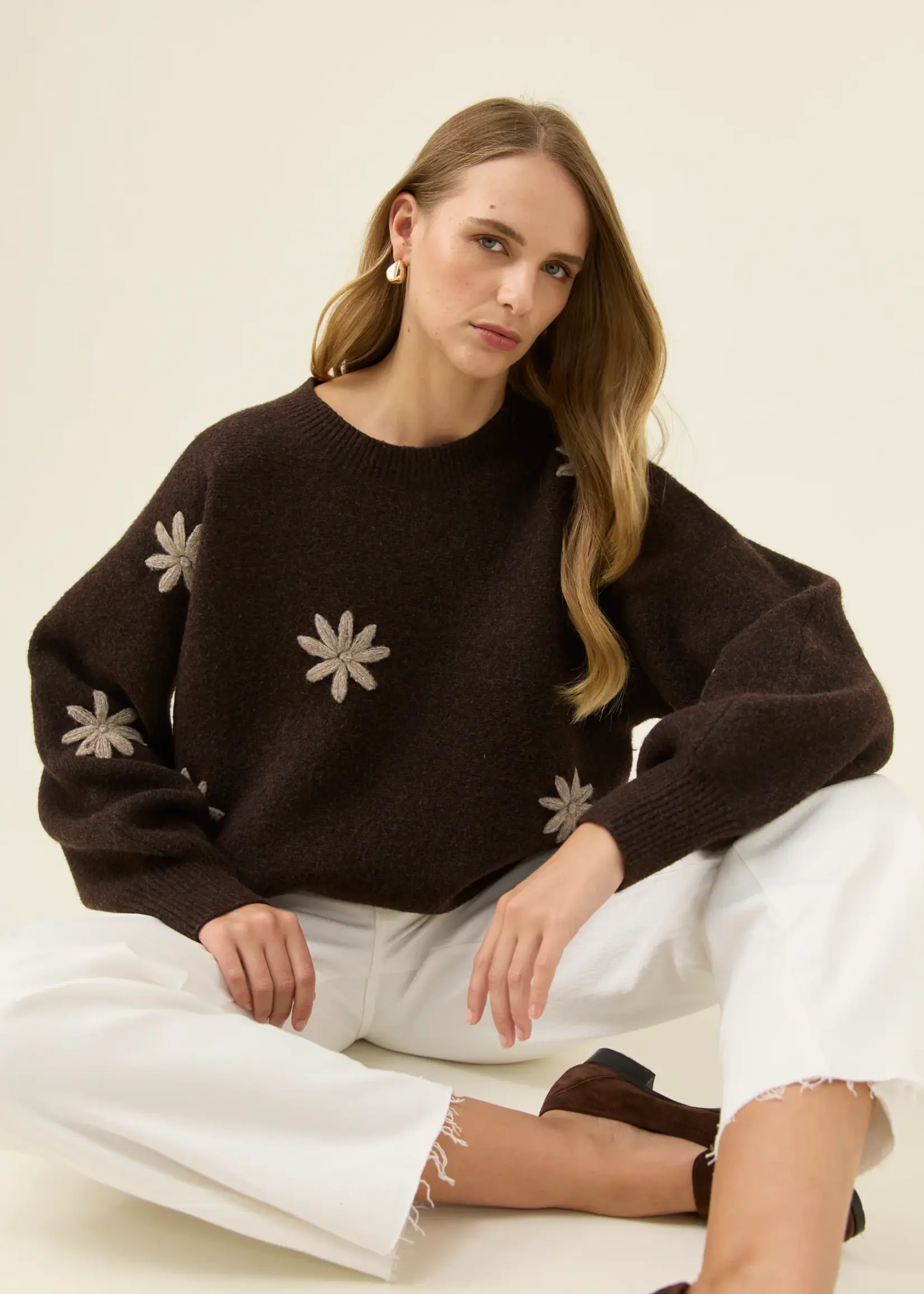 Isle of Mine Miru Stitch Flower Jumper - Chocolate