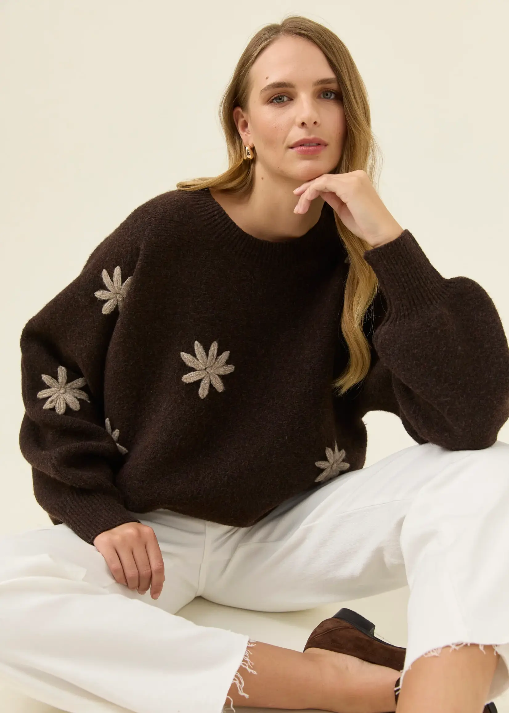 Isle of Mine Miru Stitch Flower Jumper - Chocolate