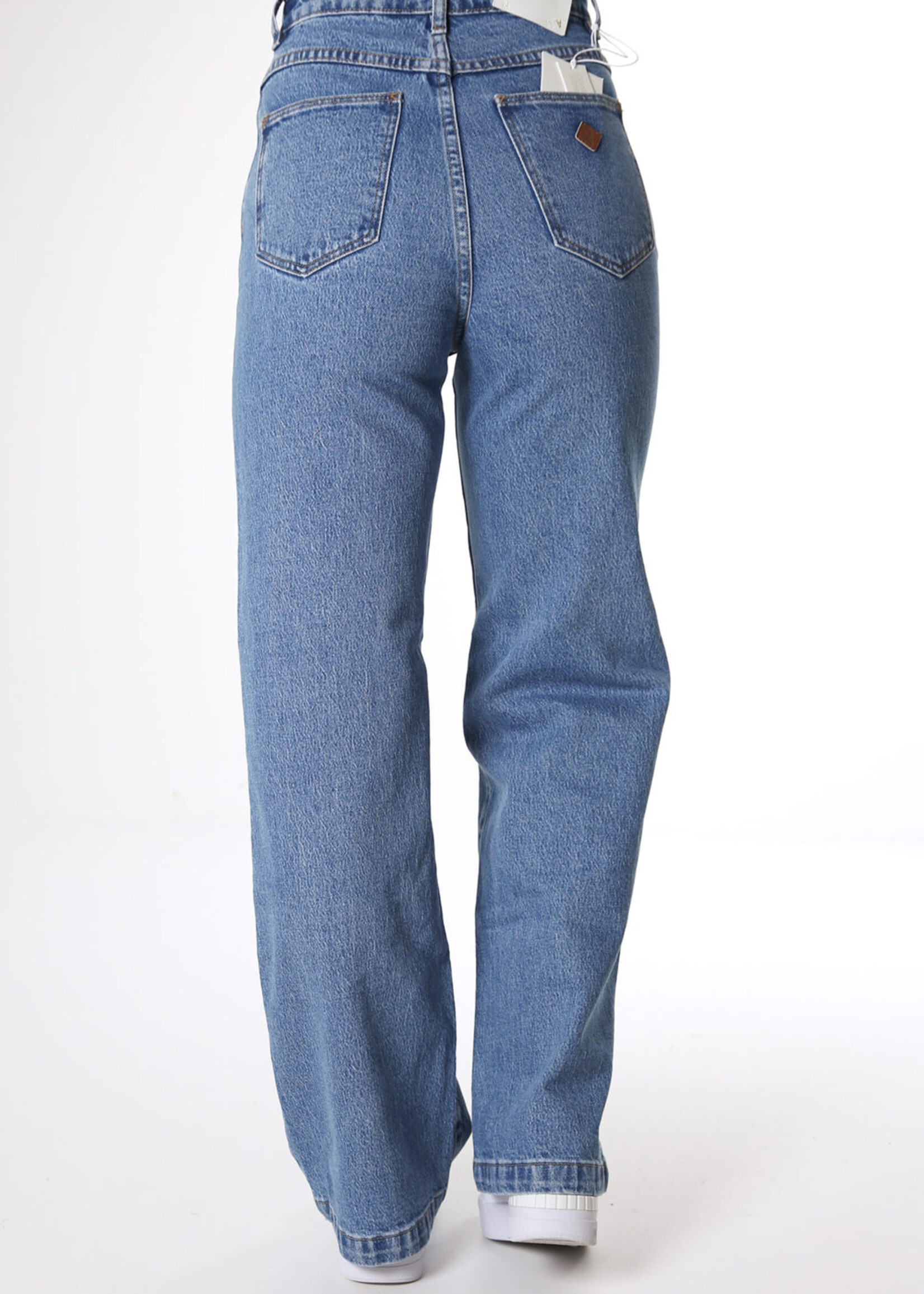 A Brand 94 High & Wide