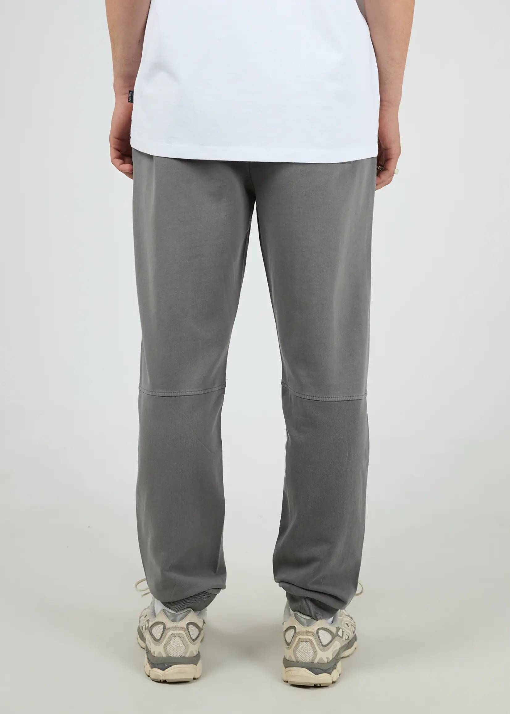 Silent Theory Essential Theory Trackpant V2 - Char
