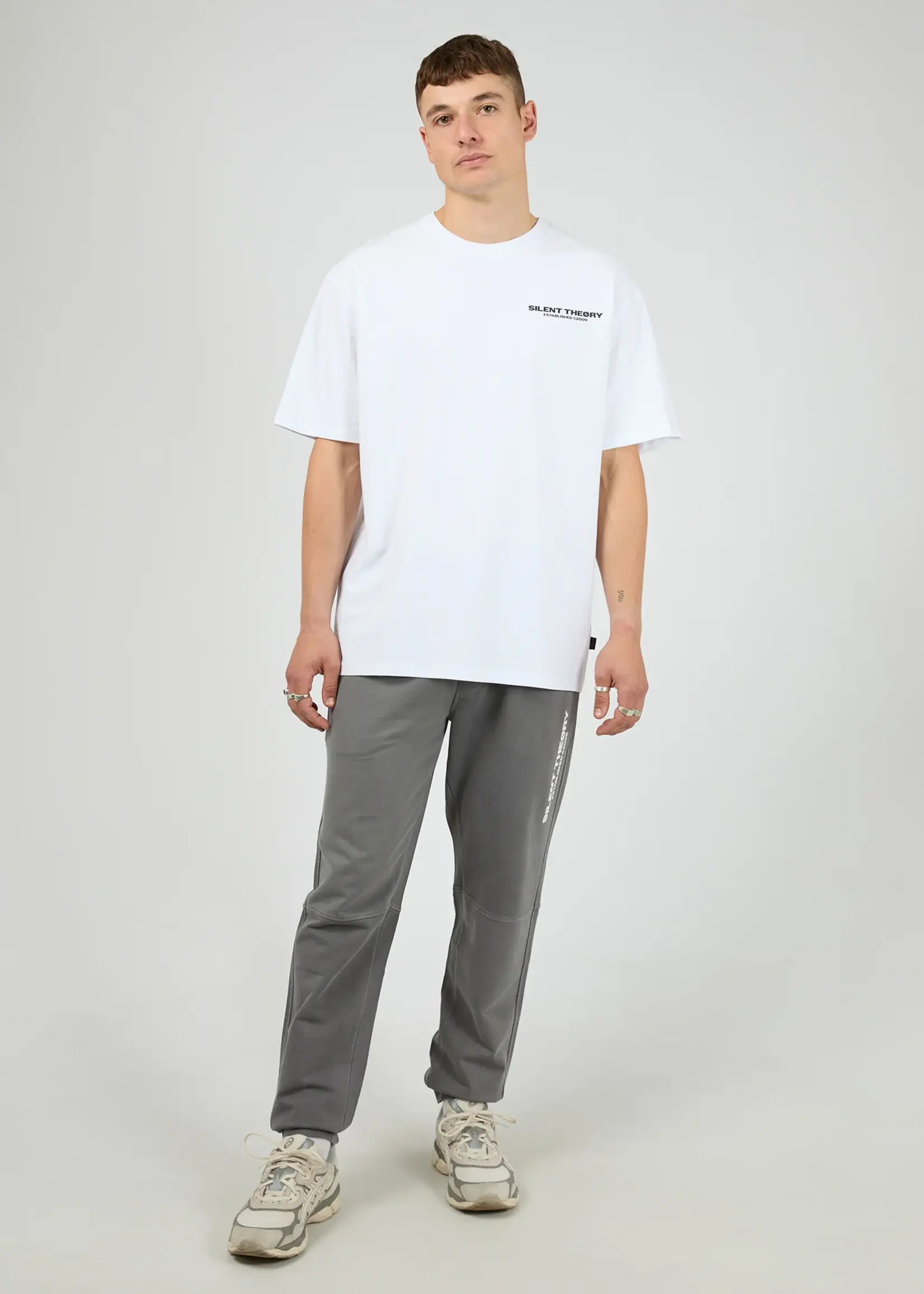 Silent Theory Essential Theory Trackpant V2 - Char