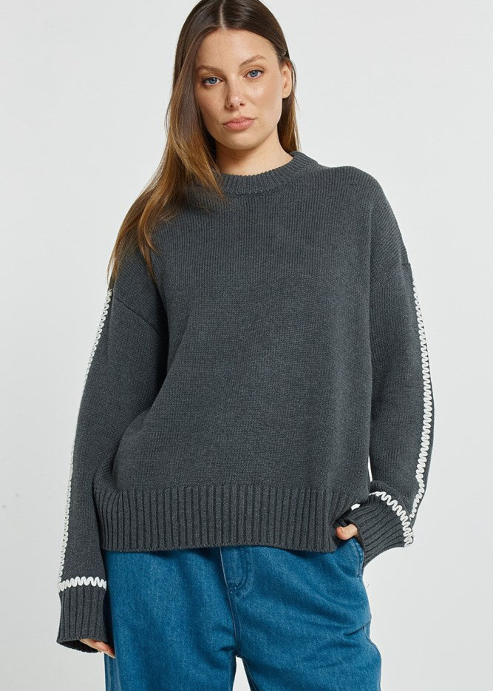 Betty Basic Contrast Stitch