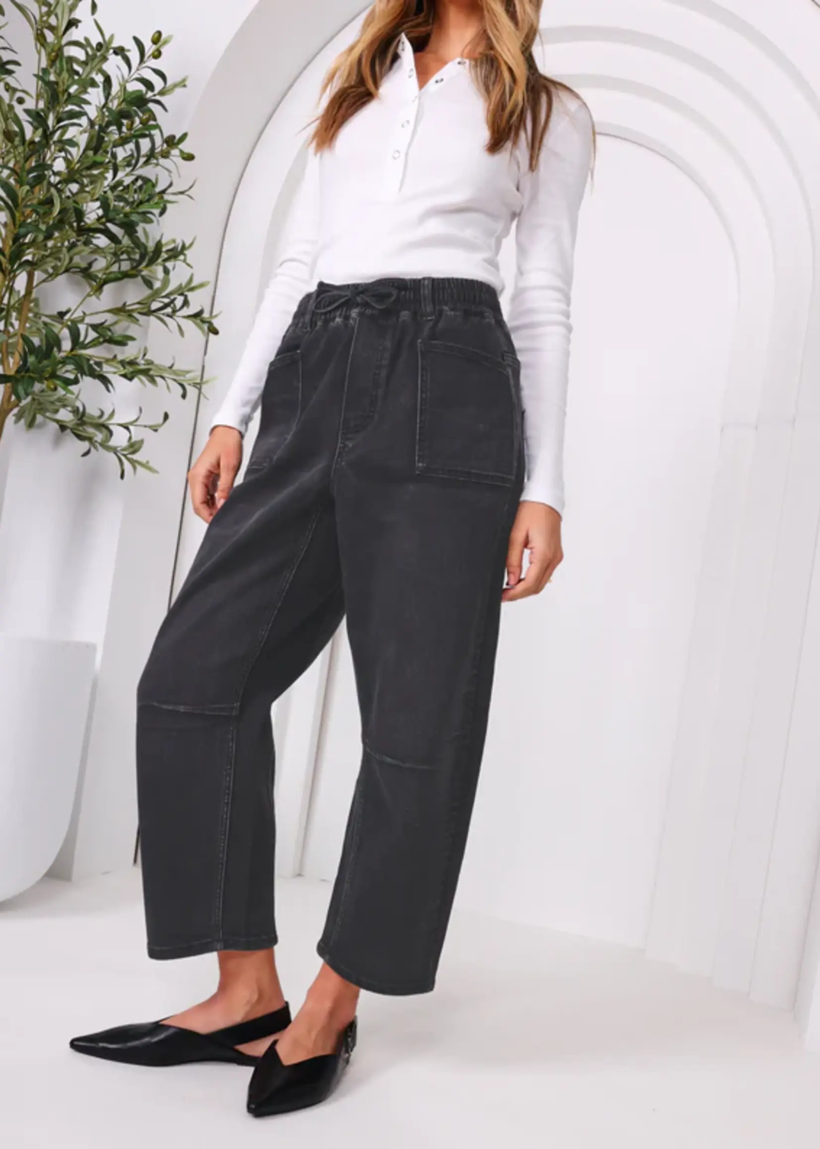 Leo Barrel Jeans - Washed Black