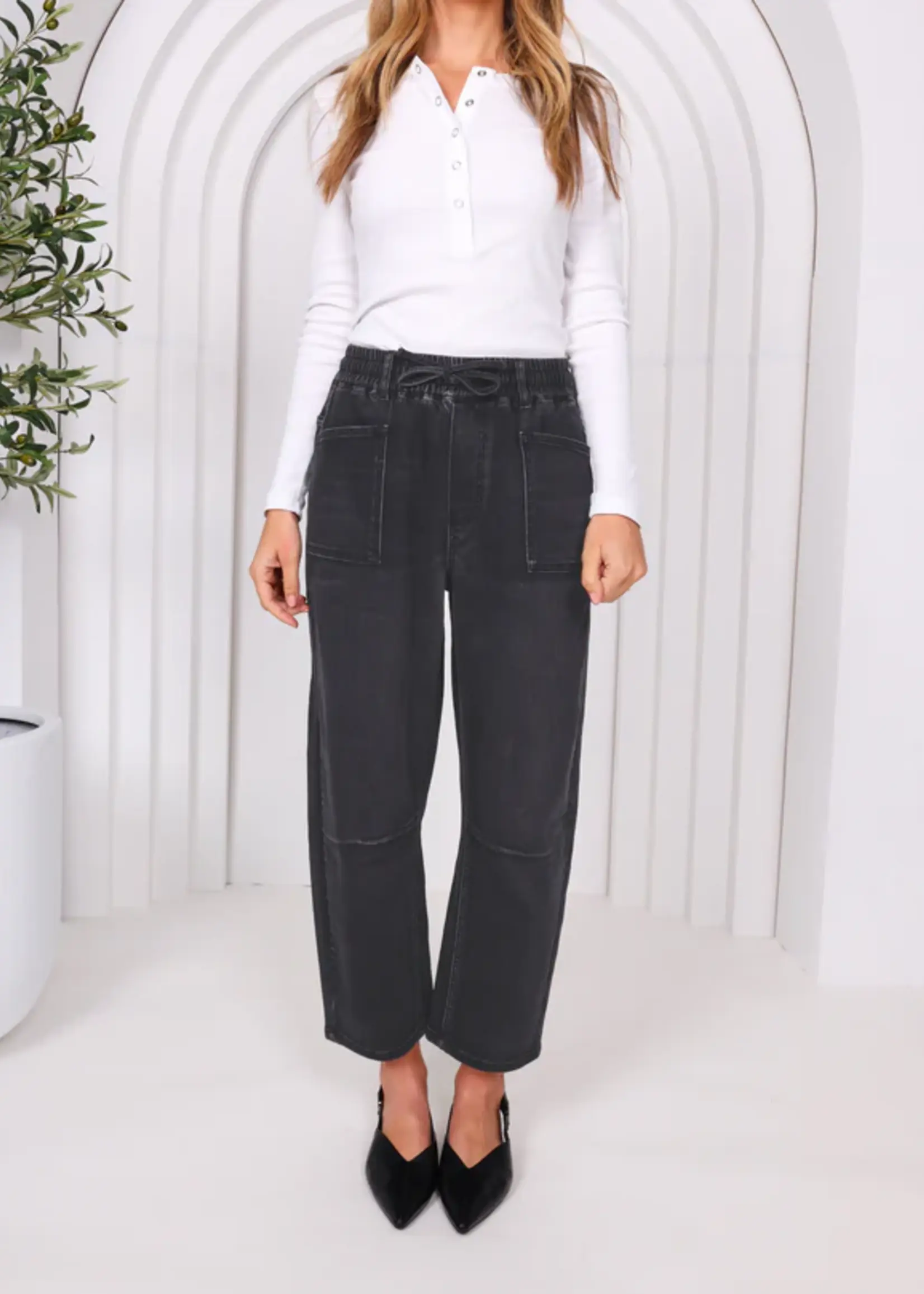 Leo Barrel Jeans - Washed Black