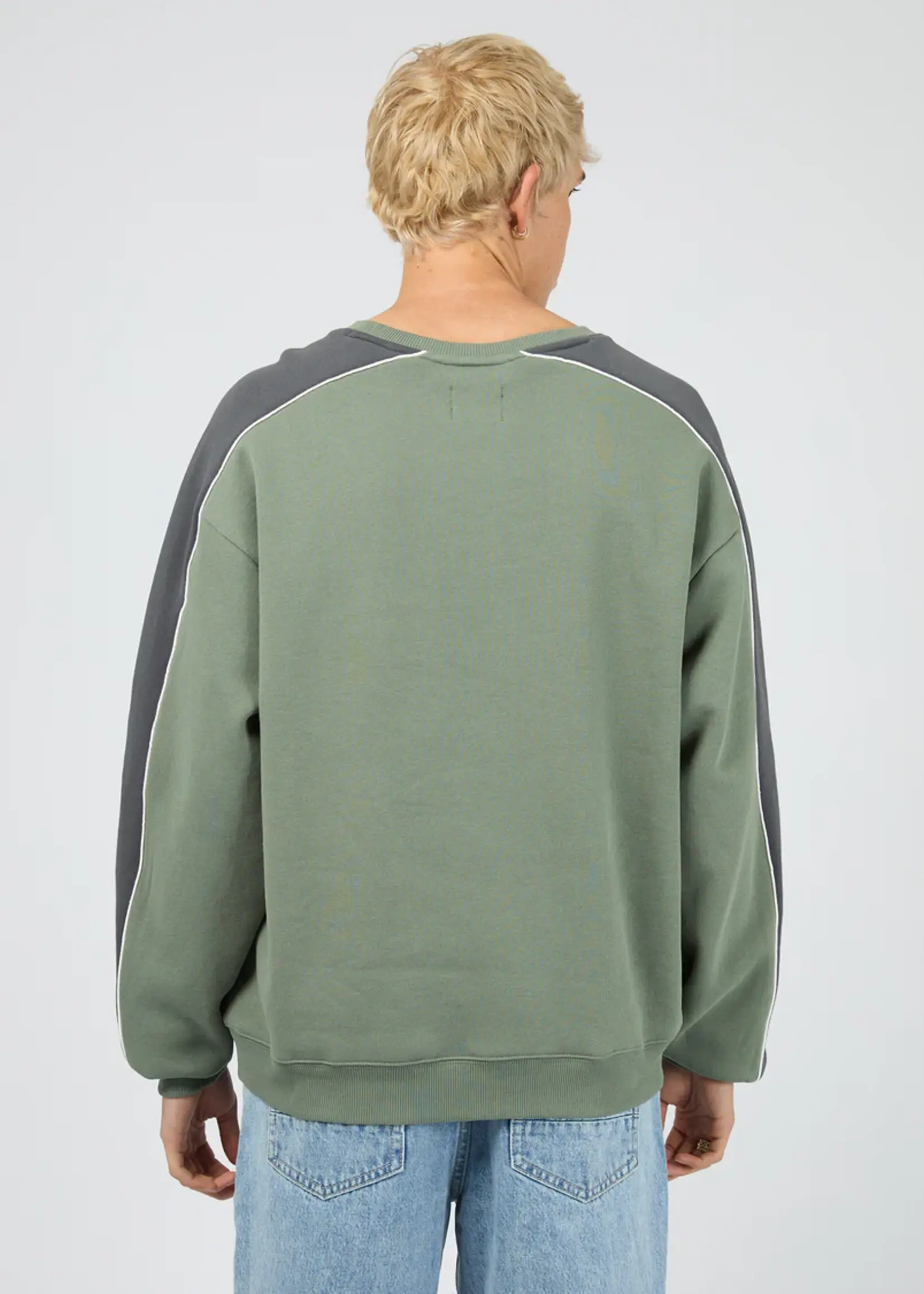 Silent Theory Cutback Panelled Crew
