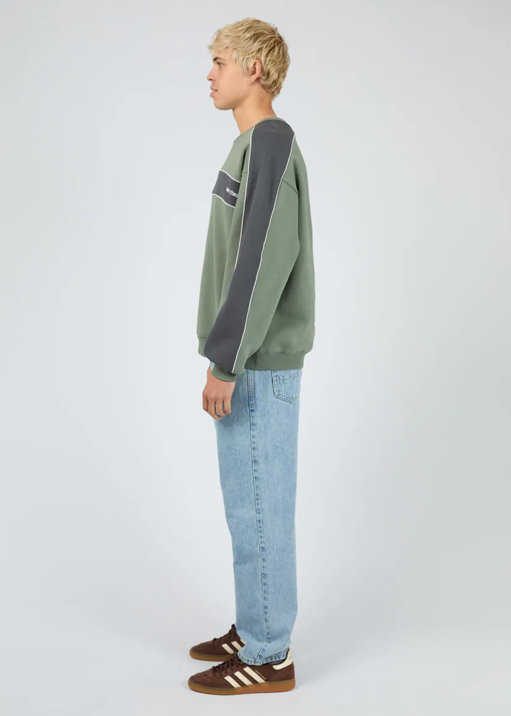 Silent Theory Cutback Panelled Crew