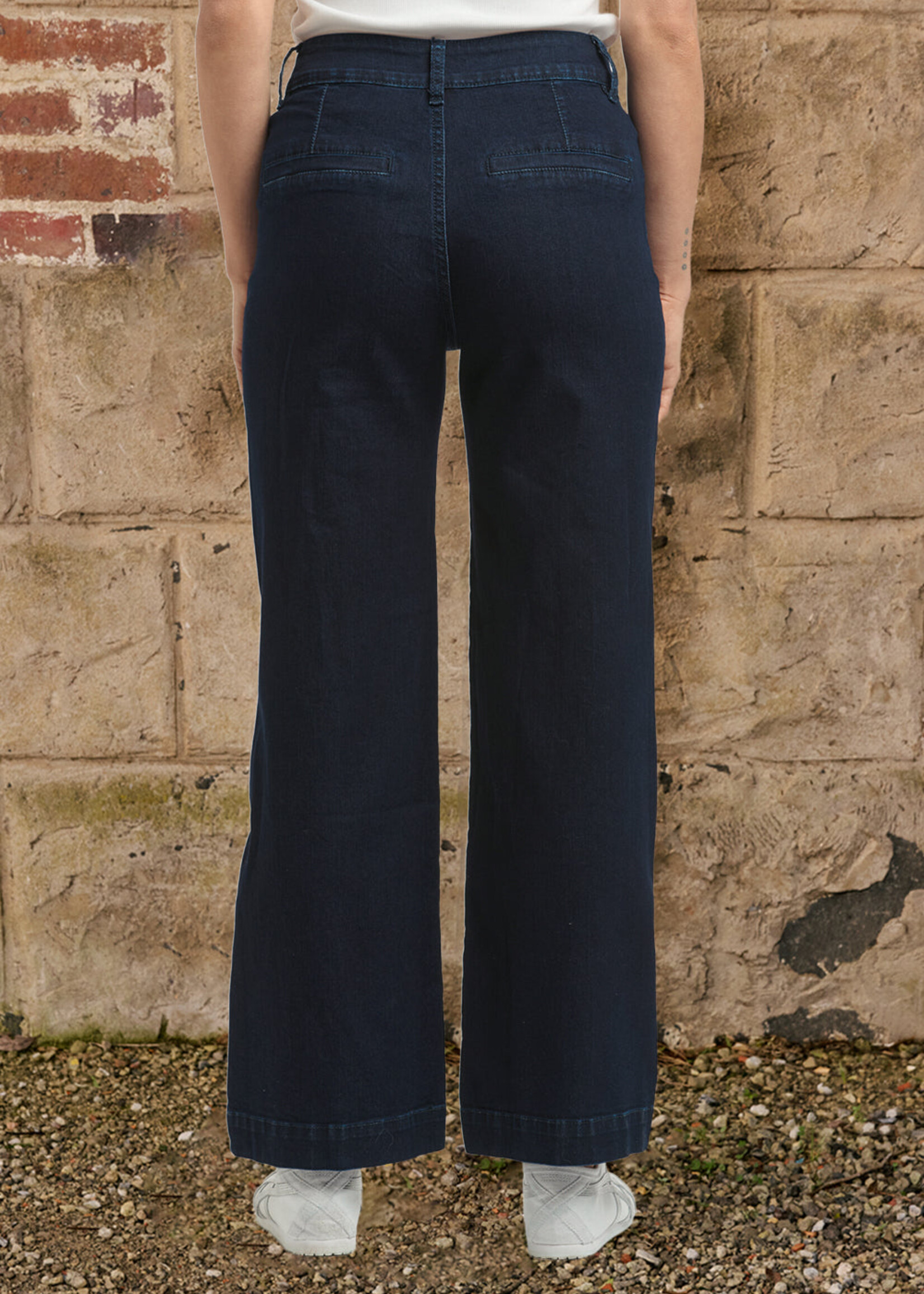 Italian Star Louie 7/8 Jean
