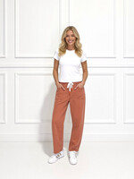 Carter Barrel Jean - Brandy