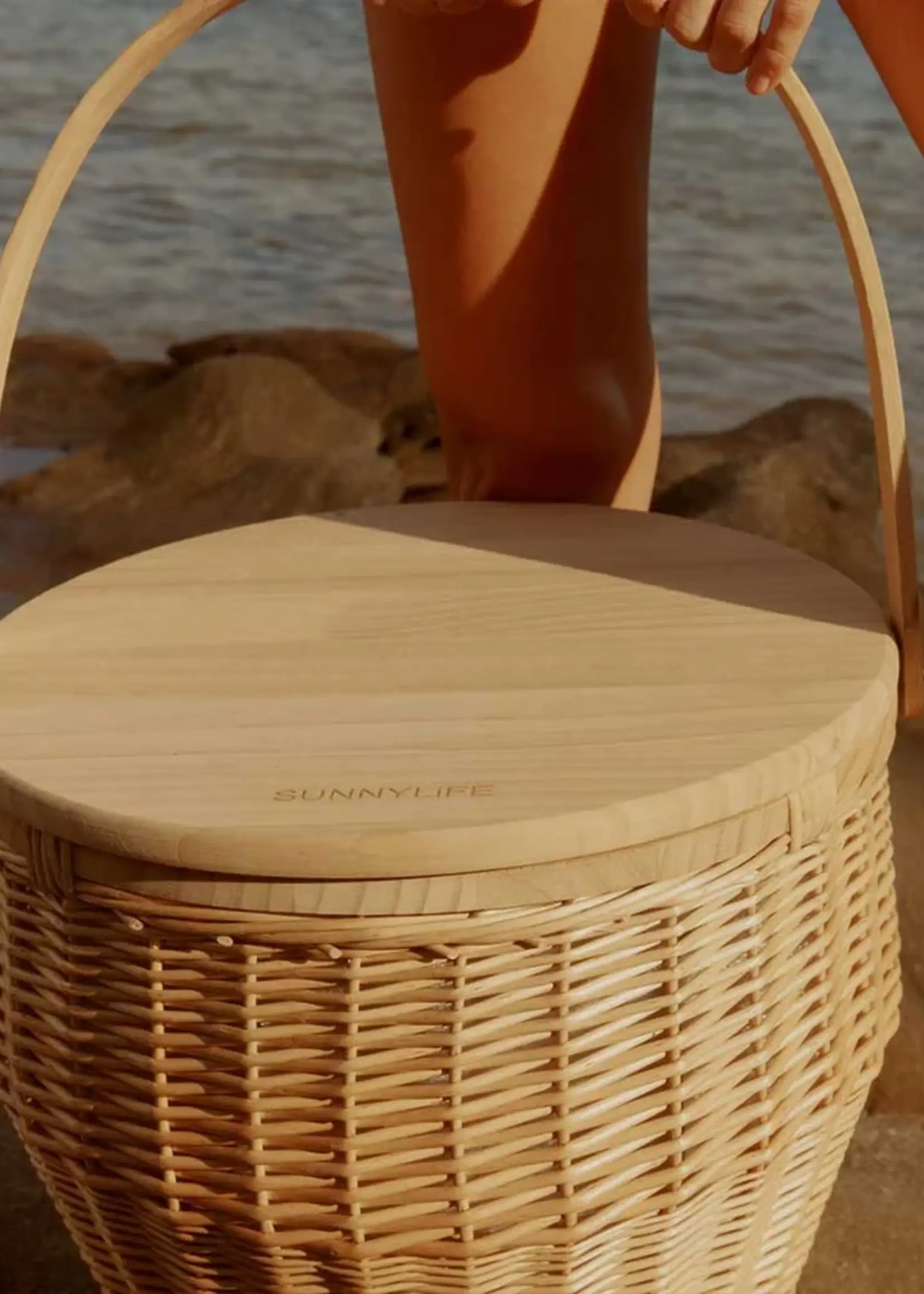 Round Picnic Cooler Basket Natural