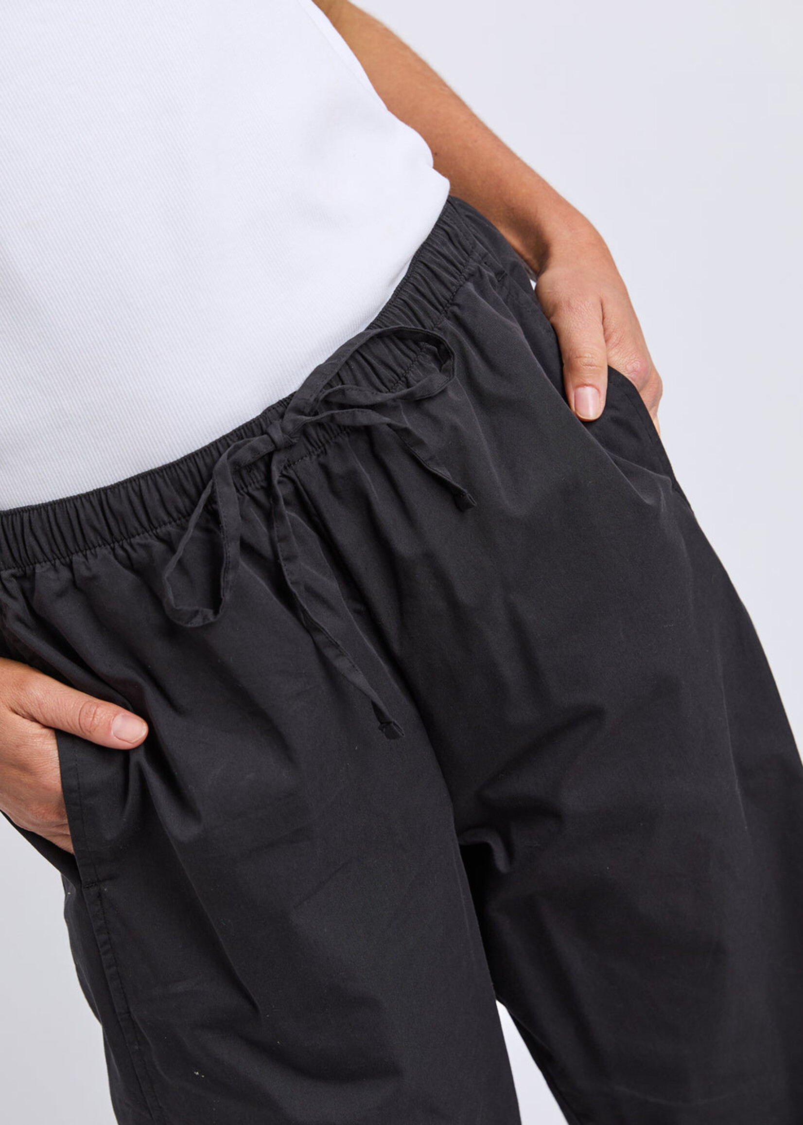 Elm Lifestyle Lund Barrel Leg Pant