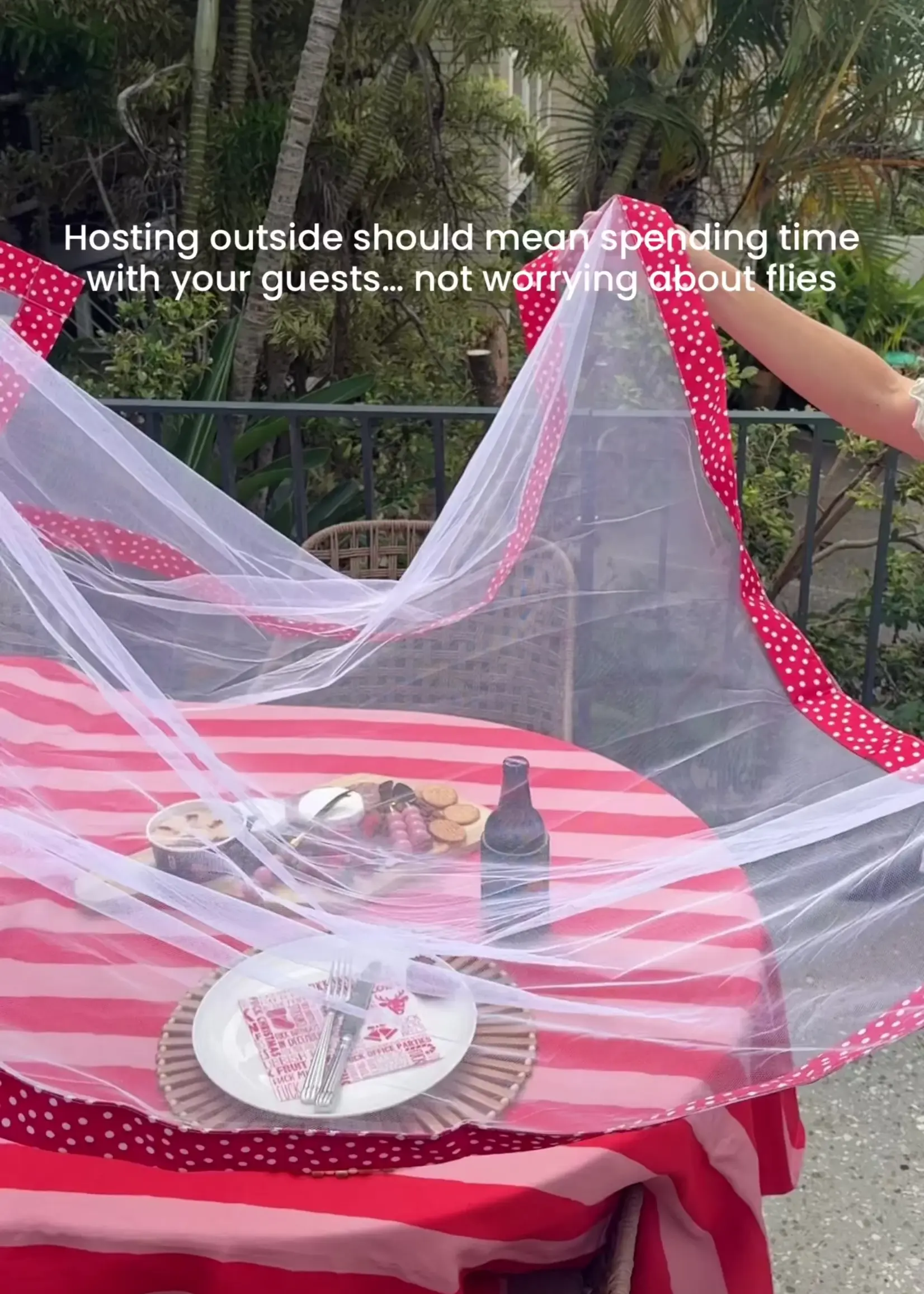 Annabel Trends Buzz Off Food Cover 140cmx140cm