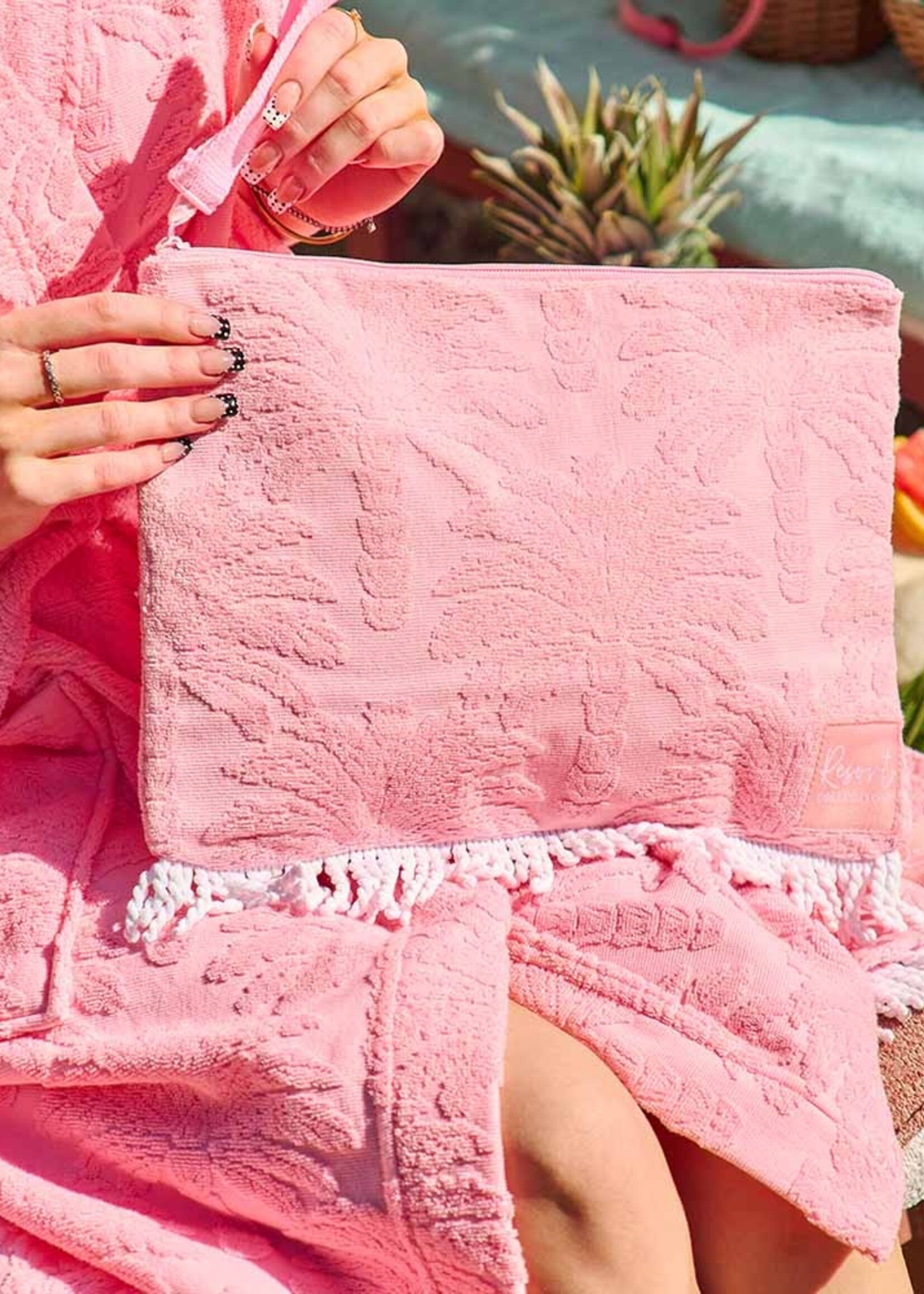 Annabel Trends Resort Pouch