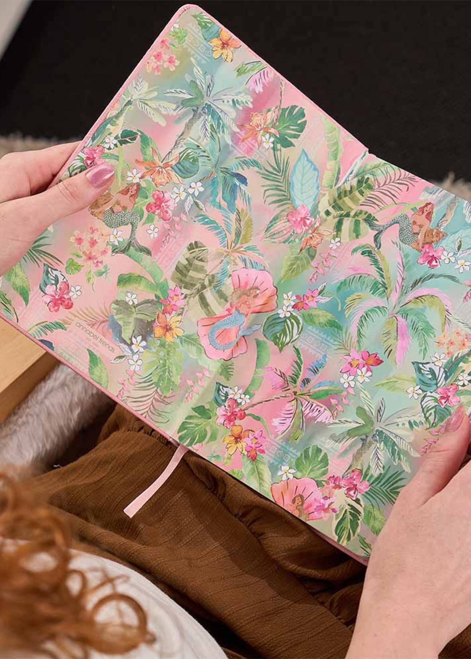Annabel Trends Lined Tiki Palm