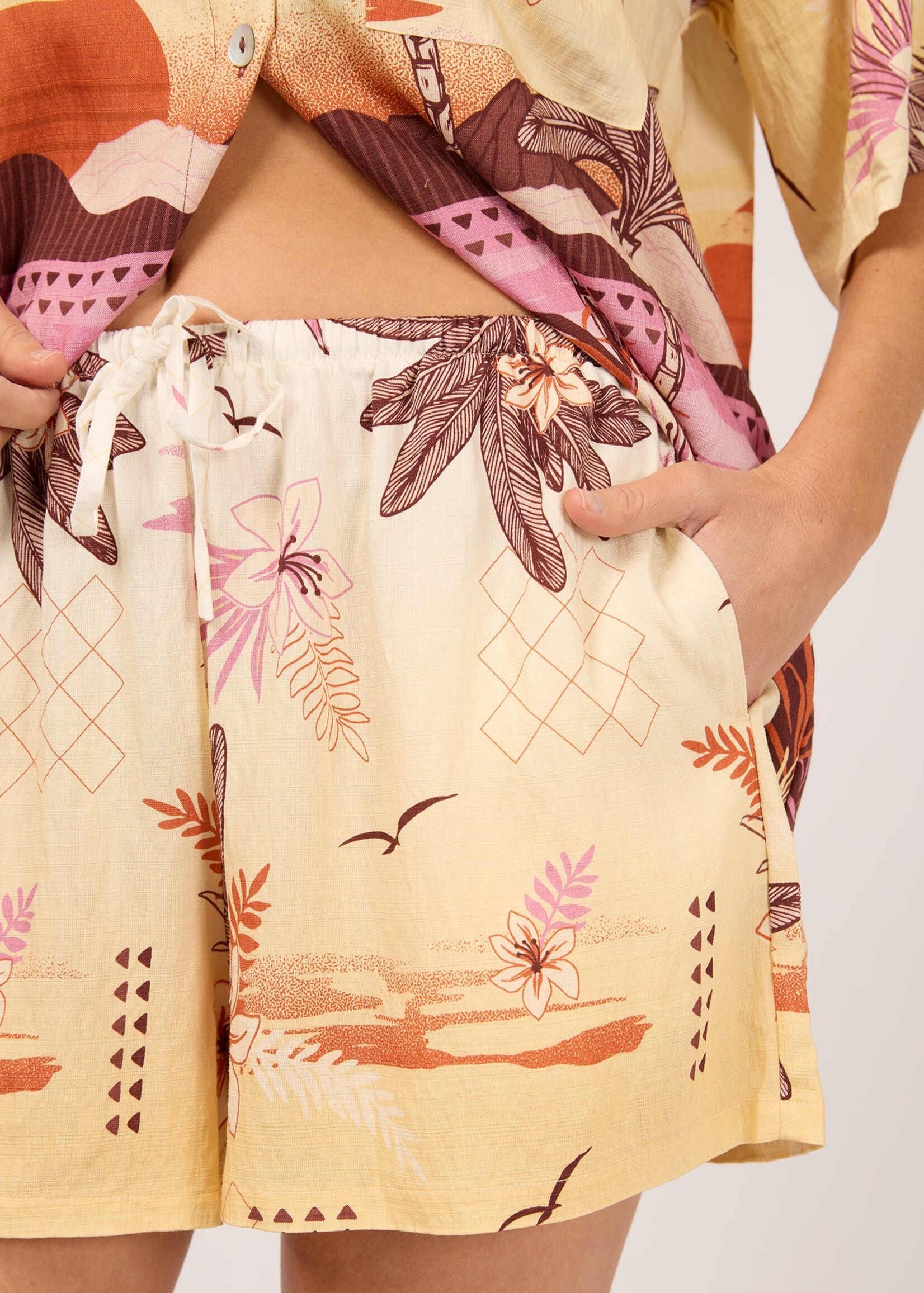All About Eve Golden Hour Short