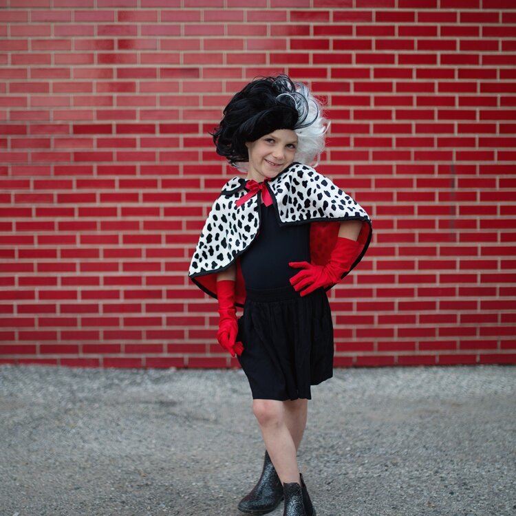 Great Pretenders Ella De Vil Cape, Gloves & Wig | Size 4-6
