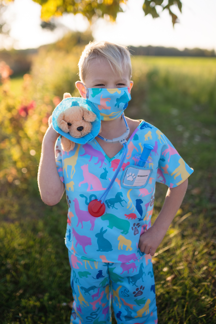 Great Pretenders Veterinarian Set | Size 5-6