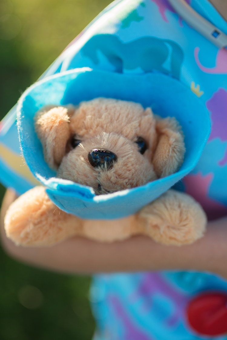 Great Pretenders Veterinarian Set | Size 5-6