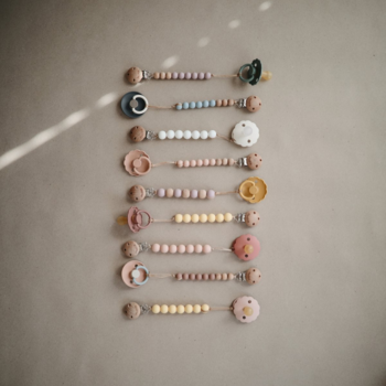 Mushie Mushie Pacifier Clip: Mushie Mushie Pacifier Clip: