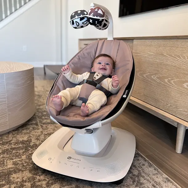 4moms (Small Discoveries) 4moms: mamaRoo 5 swing -