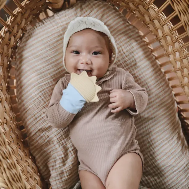Mushie Mushie: Teething Mittens -