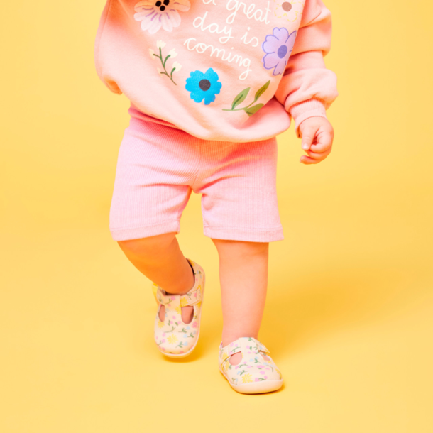 See Kai Run SKR: Bianca Mini - Oatmeal/Floral