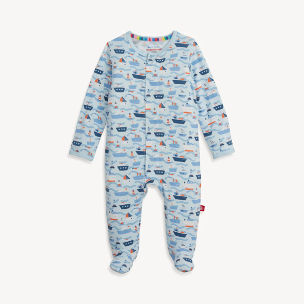 Magnificient Baby Magnetic Me: Forever All-Waves Footie