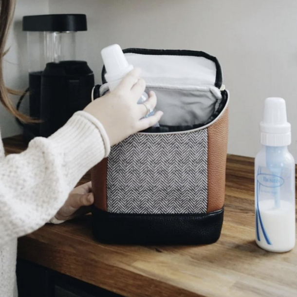 Itzy Ritzy Itzy Ritzy: Insulated Bottle Bag - Chill Like A Boss: Coffee & Cream
