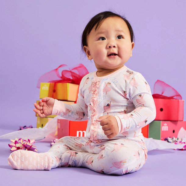 Magnificient Baby Magnetic Me: Magnetic Footie - Pretty Plies w/ Ruffle