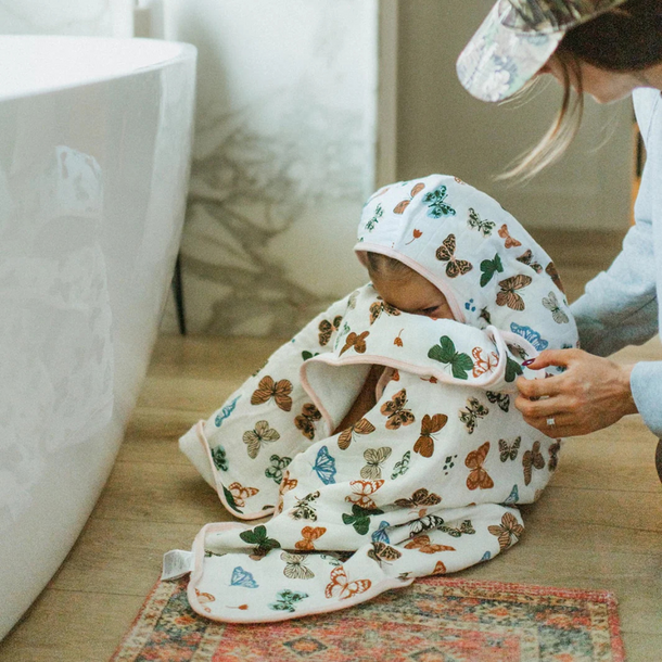 Little Unicorn Little Unicorn: Big Kid Towel - Butterflies