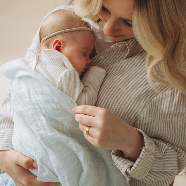 Little Unicorn Little Unicorn: Cotton Muslin Swaddle - Pale Pinstripe