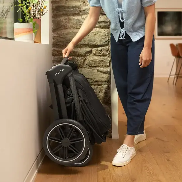 Nuna Nuna: TRIV lx Stroller -