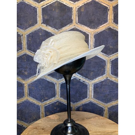 Offwhite Ladies Hat with Wrap and Flower