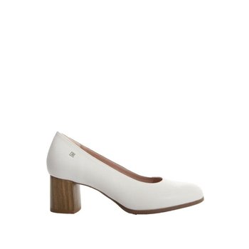White Pump with Wood Stacked Heel