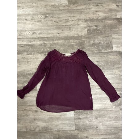 Burgundy Lace Top - Size 40