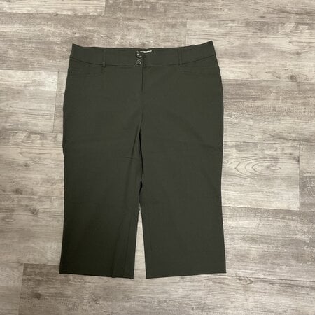 Stretchy Army Green Capris - Size 14