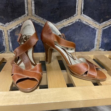 Leather Crossed Strap Heels - Size 7
