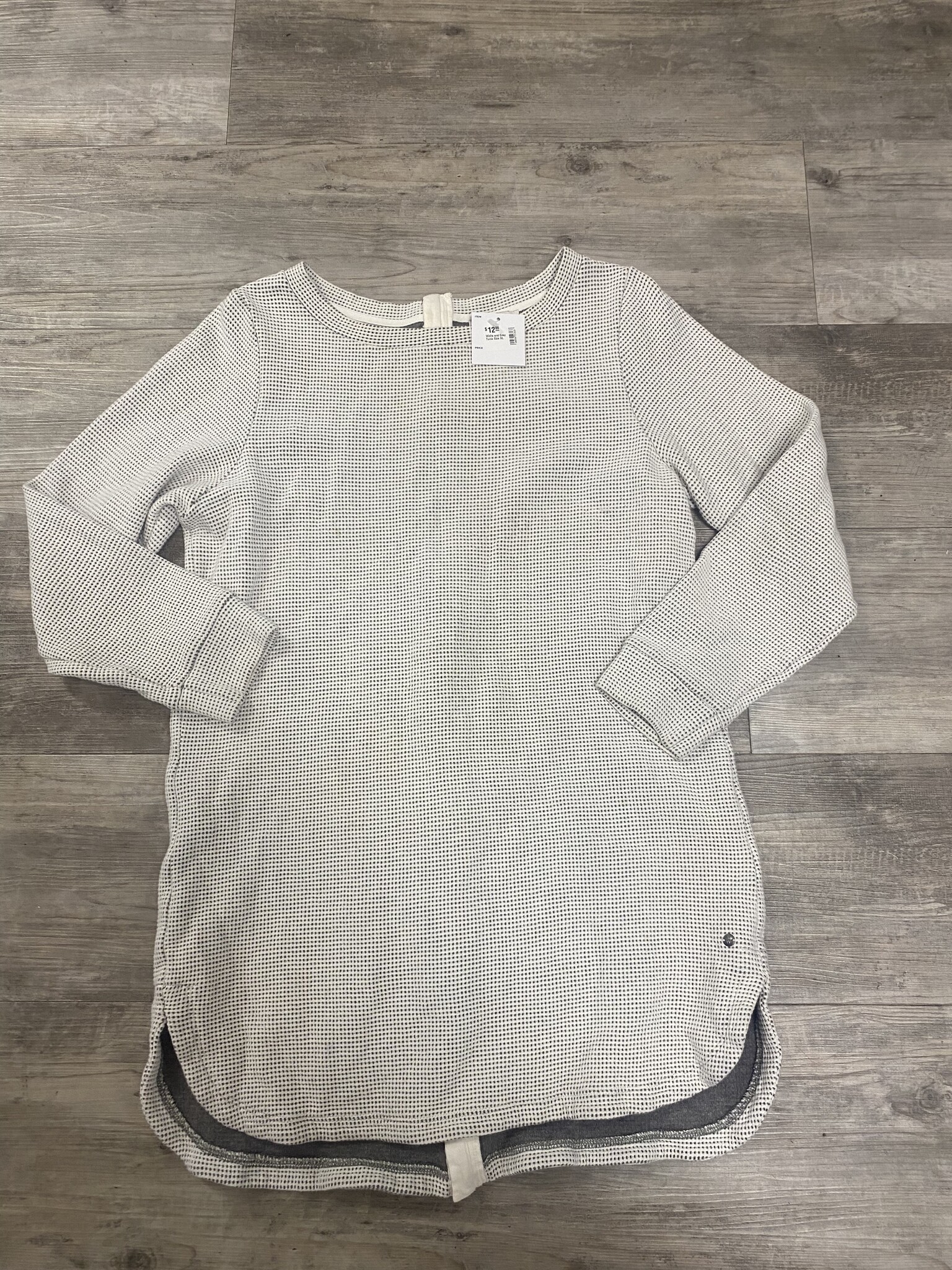 White and Grey Tunic Size XL