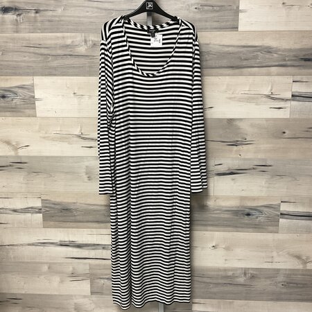 Black and White Stripe Dress Size 3X