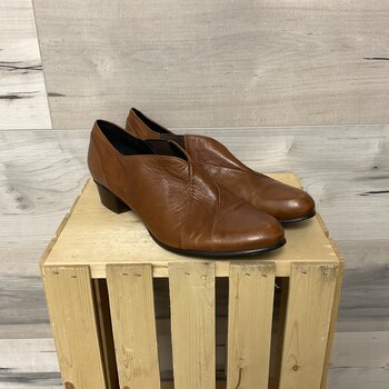 Brown Dressy Shoe Size 41