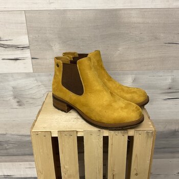Yellow Suede Booties Size 41