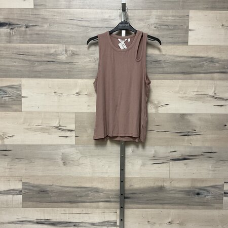 Ribbed Tank with Keyhole Accent - Size L
