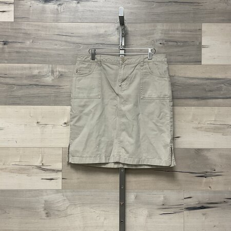 Beige Twill Skirt with Square Pockets - Size 8