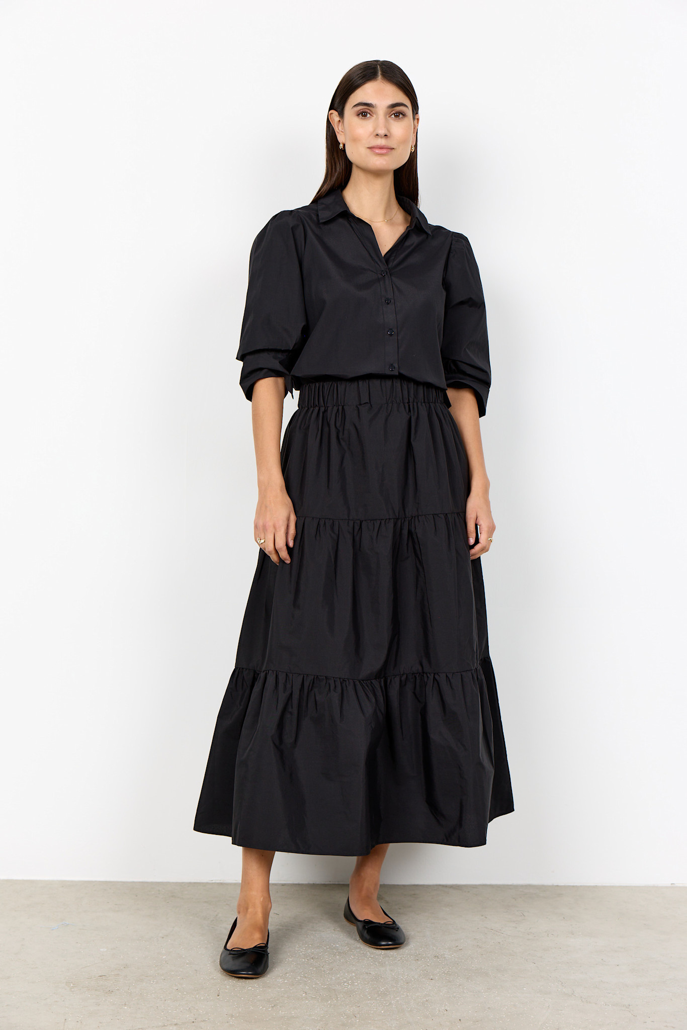 Ladies Woven Skirt Black Ruffled