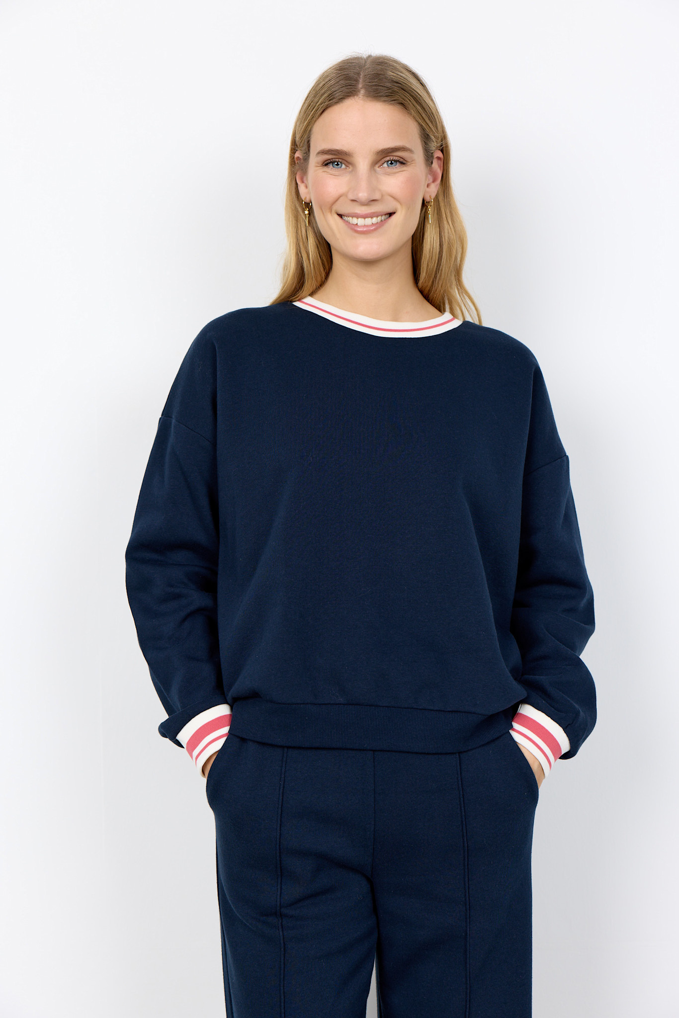 Ladies Knitted Top Navy Pink