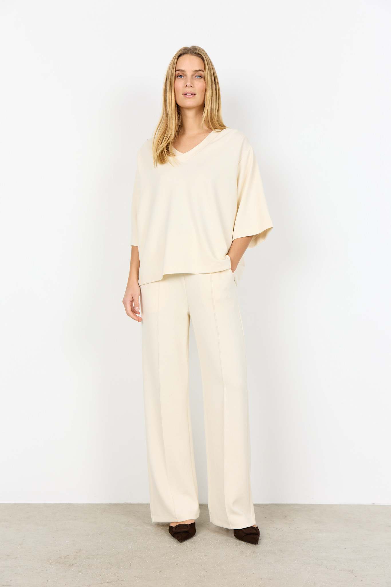 Ladies Knitted Top V-Neck Cream