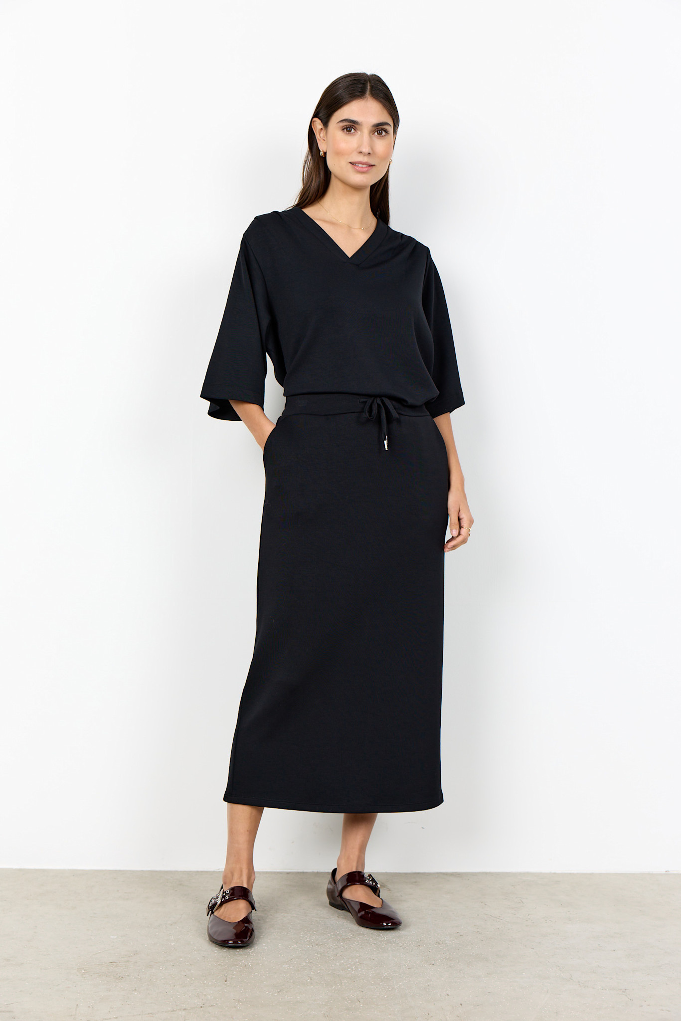 Long Knitted Skirt Navy/Black