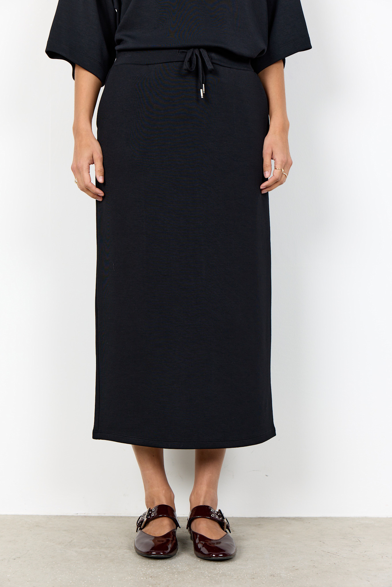 Long Knitted Skirt Navy/Black