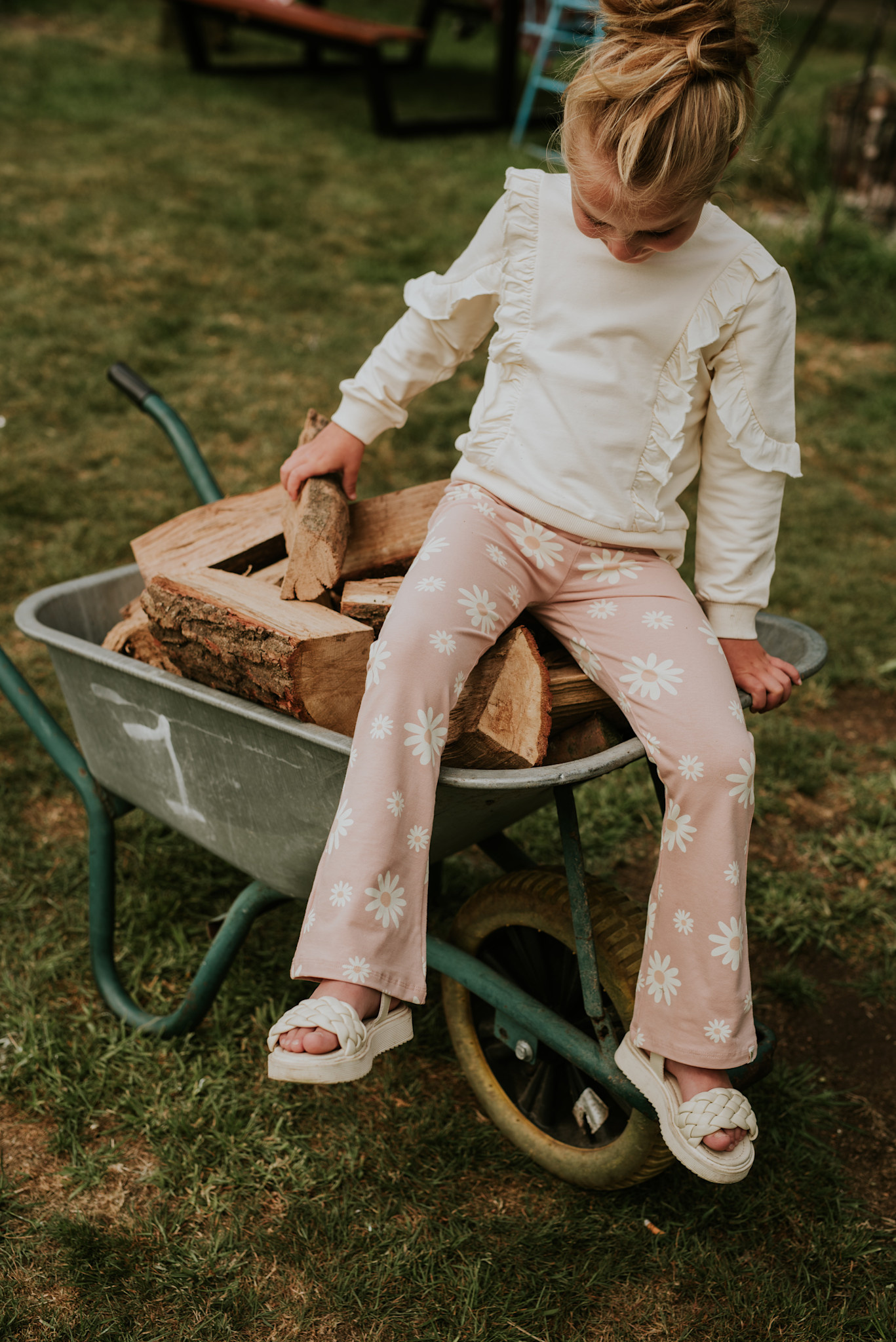 Offwhite Sweater Ruffles